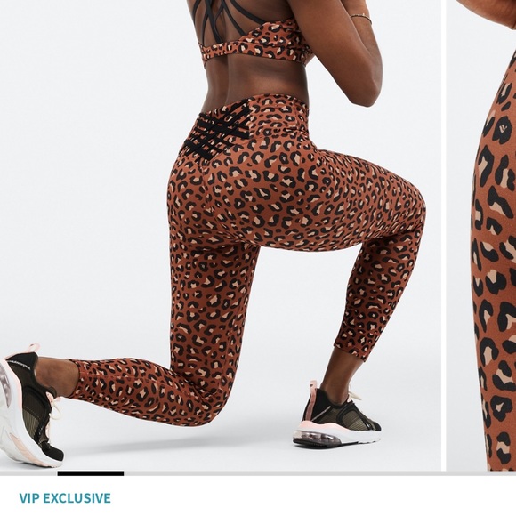 ✨ Fabletics Leopard Matching Workout Set - Picture 2 of 12